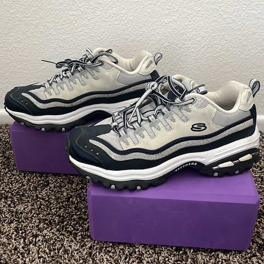 Sketchers Sneakers